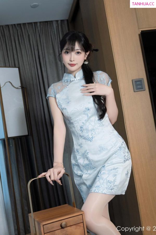 林星阑  [XiuRen]高清写真图 2024.11.22 No.9487 林星阑 旗袍美腿第11张图片